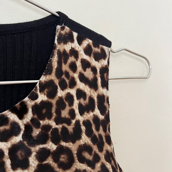 INTERMIX Animal Print Crew Neck Sleeveless Top Size P / 0 - Picture 3 of 8